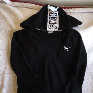 PINK VICTORIA’S SECRETS SWEATSHIRT. MEDIUM V CUT